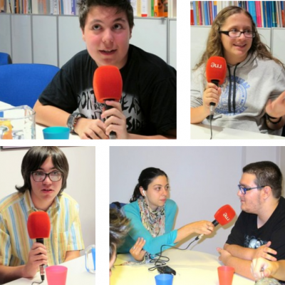 Grupo de cibercorresponsales participando en Radio 3