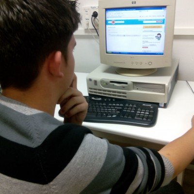 Menores utilizan la red de forma segura