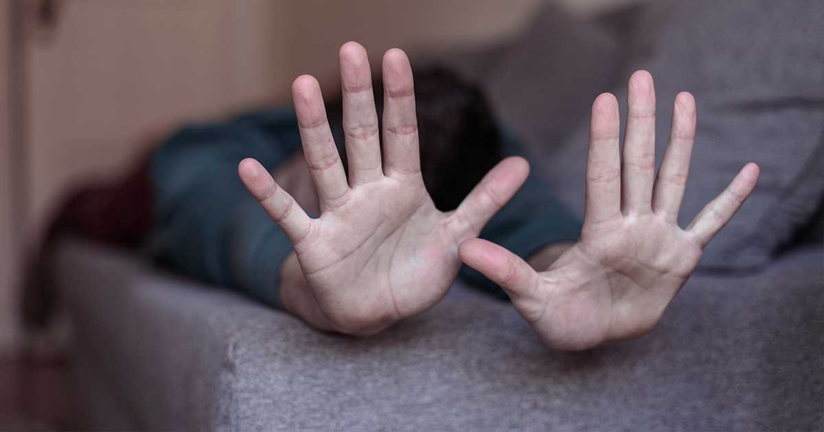 La falta de educación es el factor más influyente en la violencia de género, según las y los jóvenes